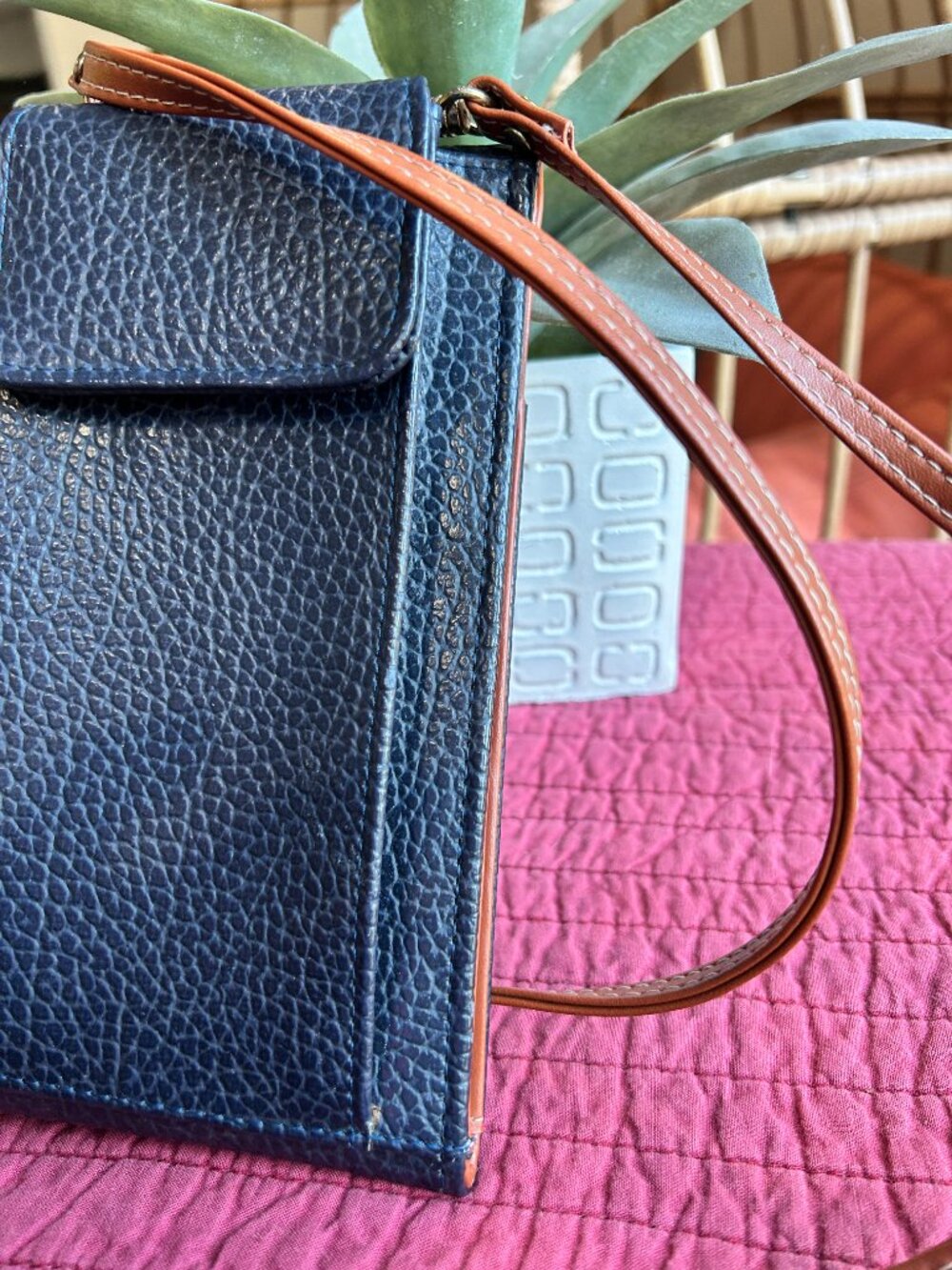 👜 Dooney & Bourke Pebbled Leather Crossbody | Navy + Tan Trim - Picture 6 of 13